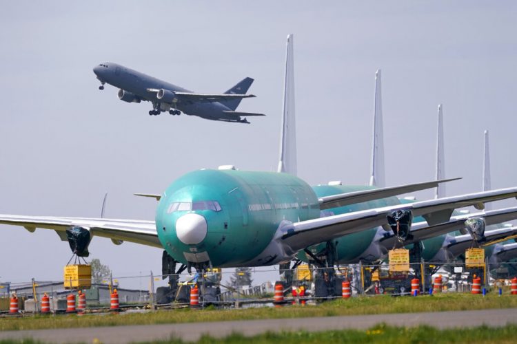 Mon. 9:38 a.m.: US will give aircraft companies $482 million for pandemic